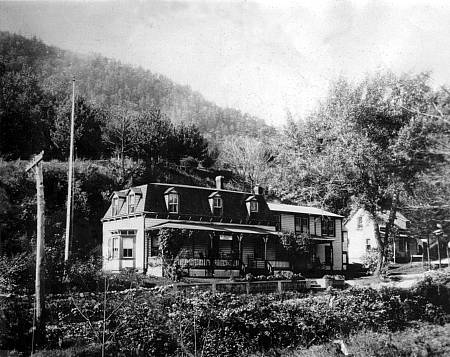 Braisted Hotel and Cottage 1935